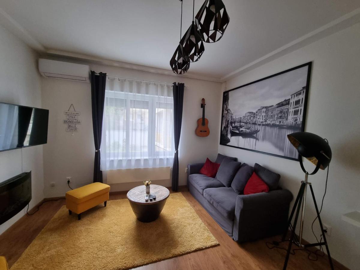 Ferienwohnung Flora Apartman Szegedin Exterior foto