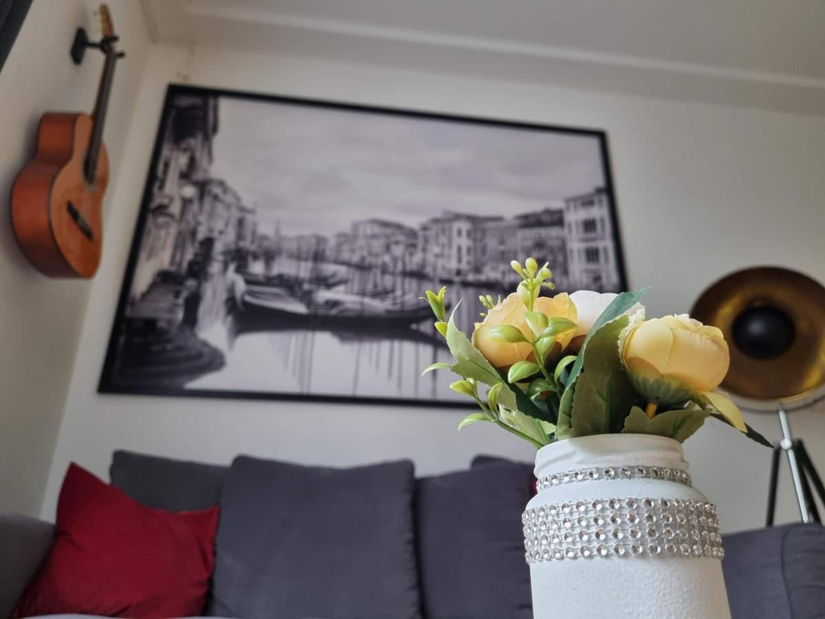 Ferienwohnung Flora Apartman Szegedin Exterior foto