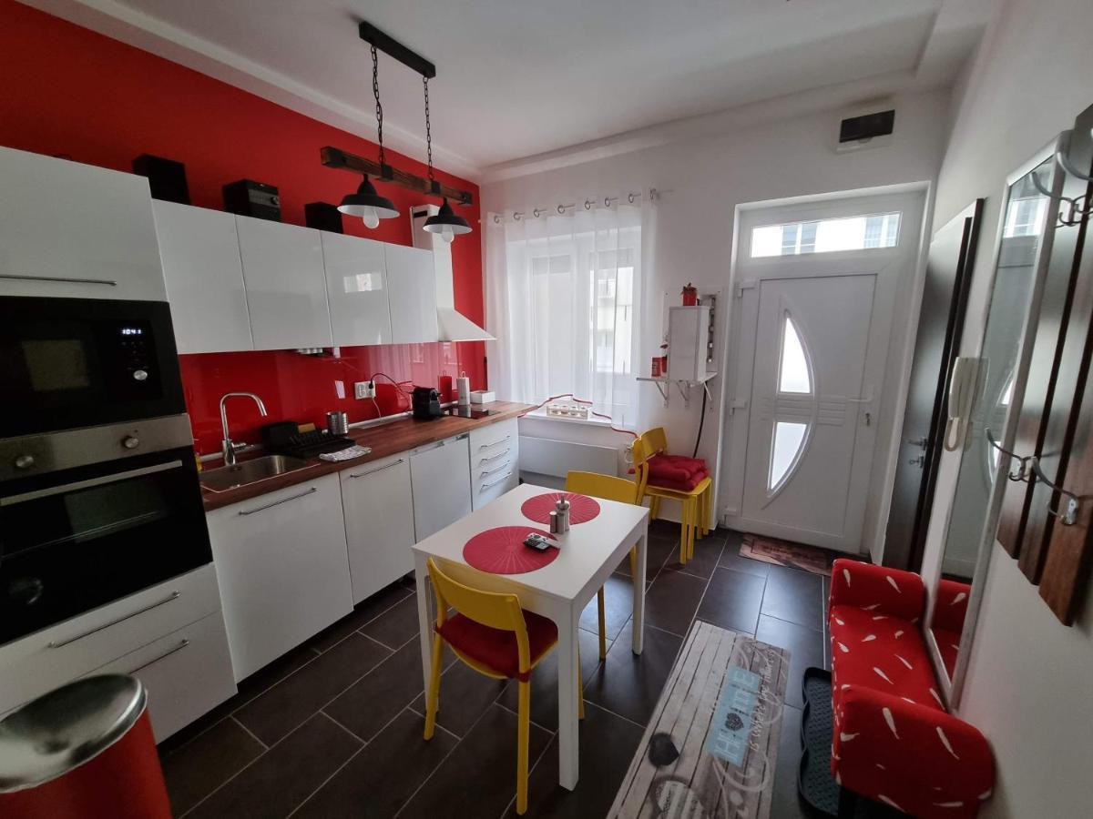 Ferienwohnung Flora Apartman Szegedin Exterior foto